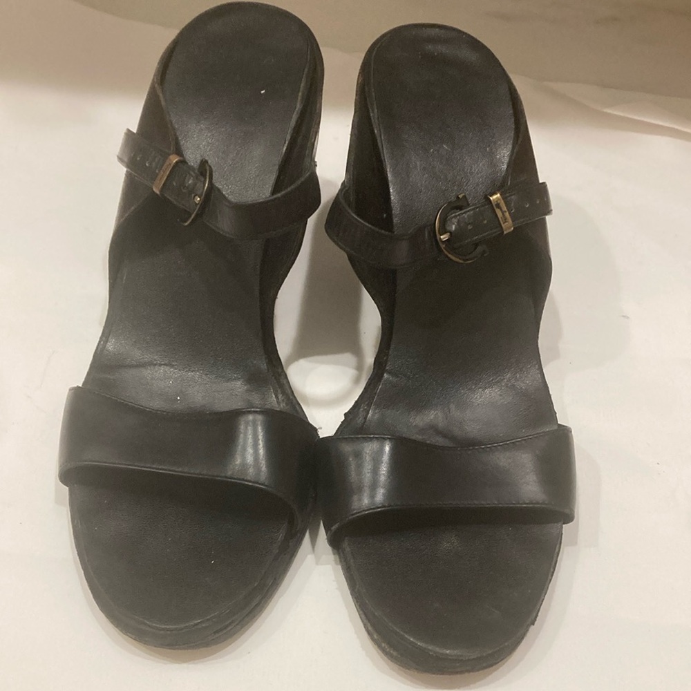 Salvatore Ferragamo Black Women's Stray open toe Sandals